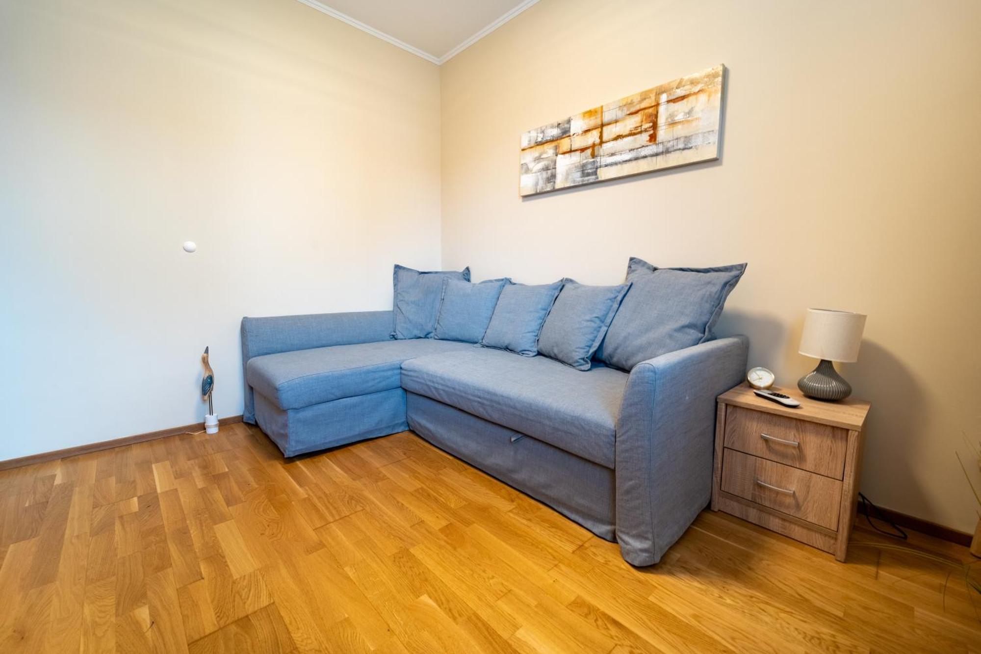 Abg House Ecser Екстериор снимка