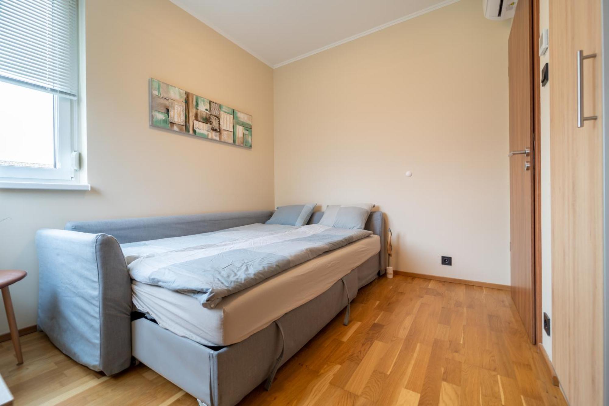 Abg House Ecser Екстериор снимка